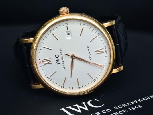 万国手表怎样才能识别真假（万国手表真伪鉴别方法）