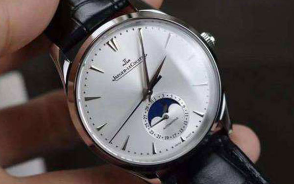 深圳积家维修中心分享手表保养技巧