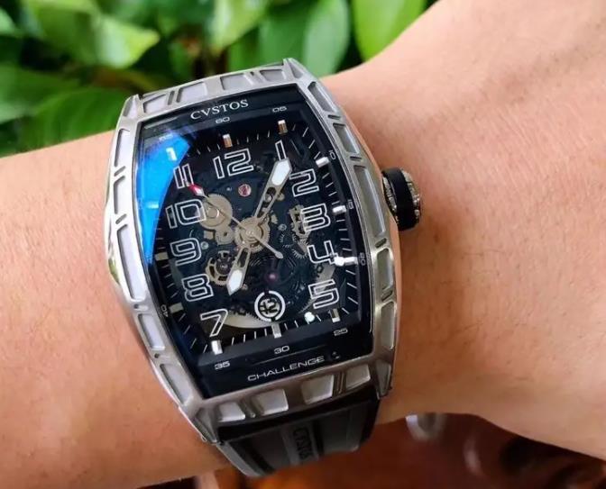 卡斯托斯手表日常保养常识