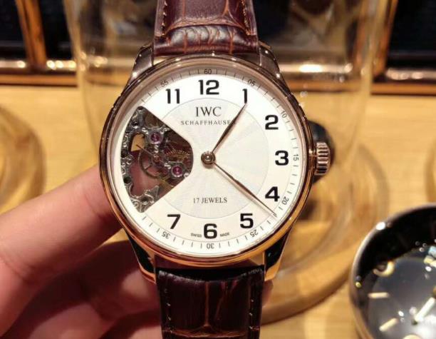 万国手表皮质表带怎么保养？