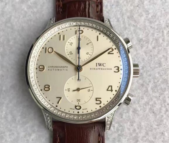 万国机械手表应该怎么保养？