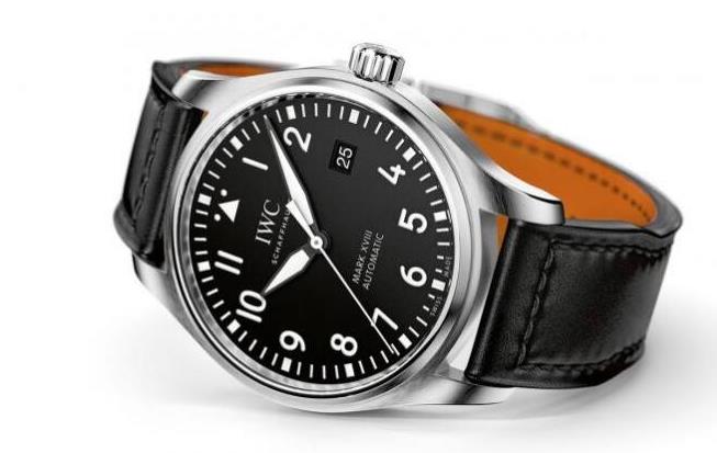 万国手表机芯要定期清洁吗？