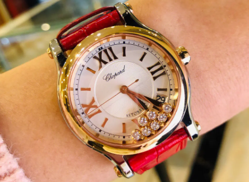 如何清除萧邦手表内的水分？（清除萧邦手表水分的方法）