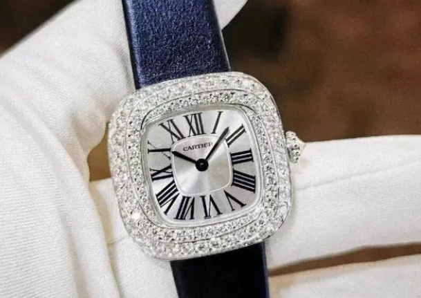 如何保护卡地亚手表免受水损？（卡地亚免受水损的方法）