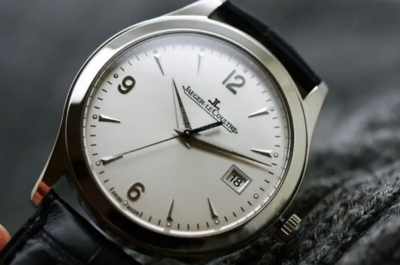 积家手表定制服务中，表盘样式有哪些选择?