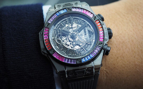 宇舶手表表冠哪种材质好(宇舶手表表冠材质选择指南)