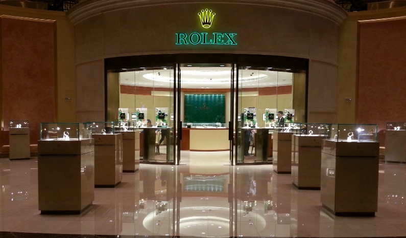 劳力士手表时快时慢去哪里维修(专业维修中心解决您的烦恼)