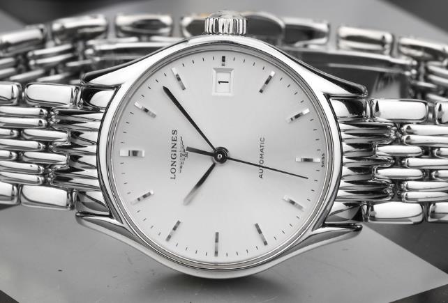 浪琴手表有雾了怎么办(雾气进入手表内部的有效解决方法)