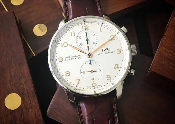 万国手表有水珠维修步骤(专业教你万国手表去水珠的方法)