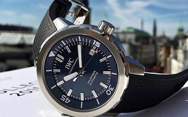 万国机芯故障：自救与求援的艺术