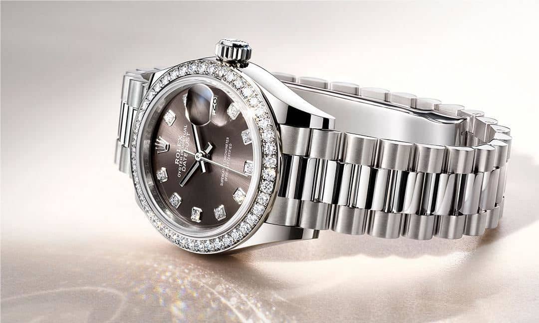 解决劳力士手表表玻璃起雾：有效除湿方法与保养指南